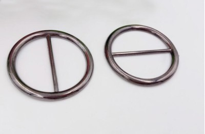 ZJ   金屬腰帶扣  日字扣  風衣扣 側面照